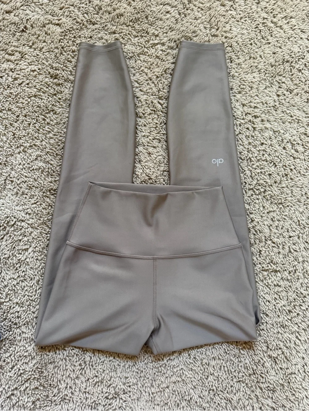 ALO Yoga High-Waist Leggings in Taupe